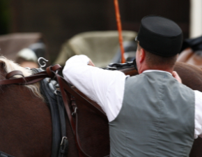 Jochen Ott spannt Schwarzwälder ein