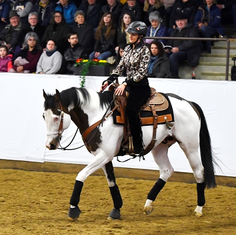 Silvery Moon xx Western geritten, Schecke Englisches Vollblut