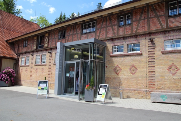 Außenaufnahme Eingang Treffpunkt Marbach 