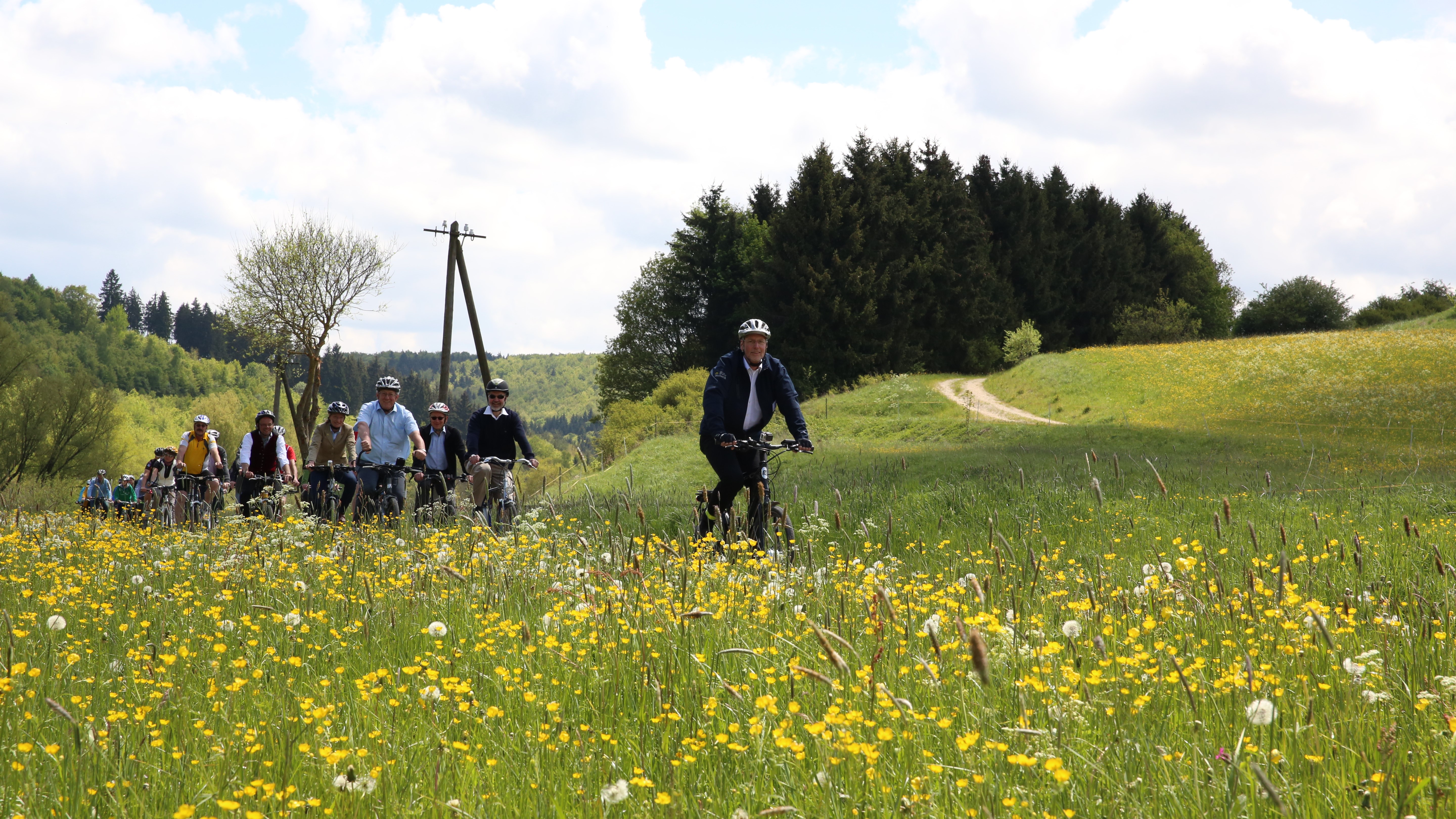 Gestütsradweg Marbach mit mehreren Fahrrad Fahrern