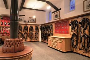 Historische Geschirrkammer