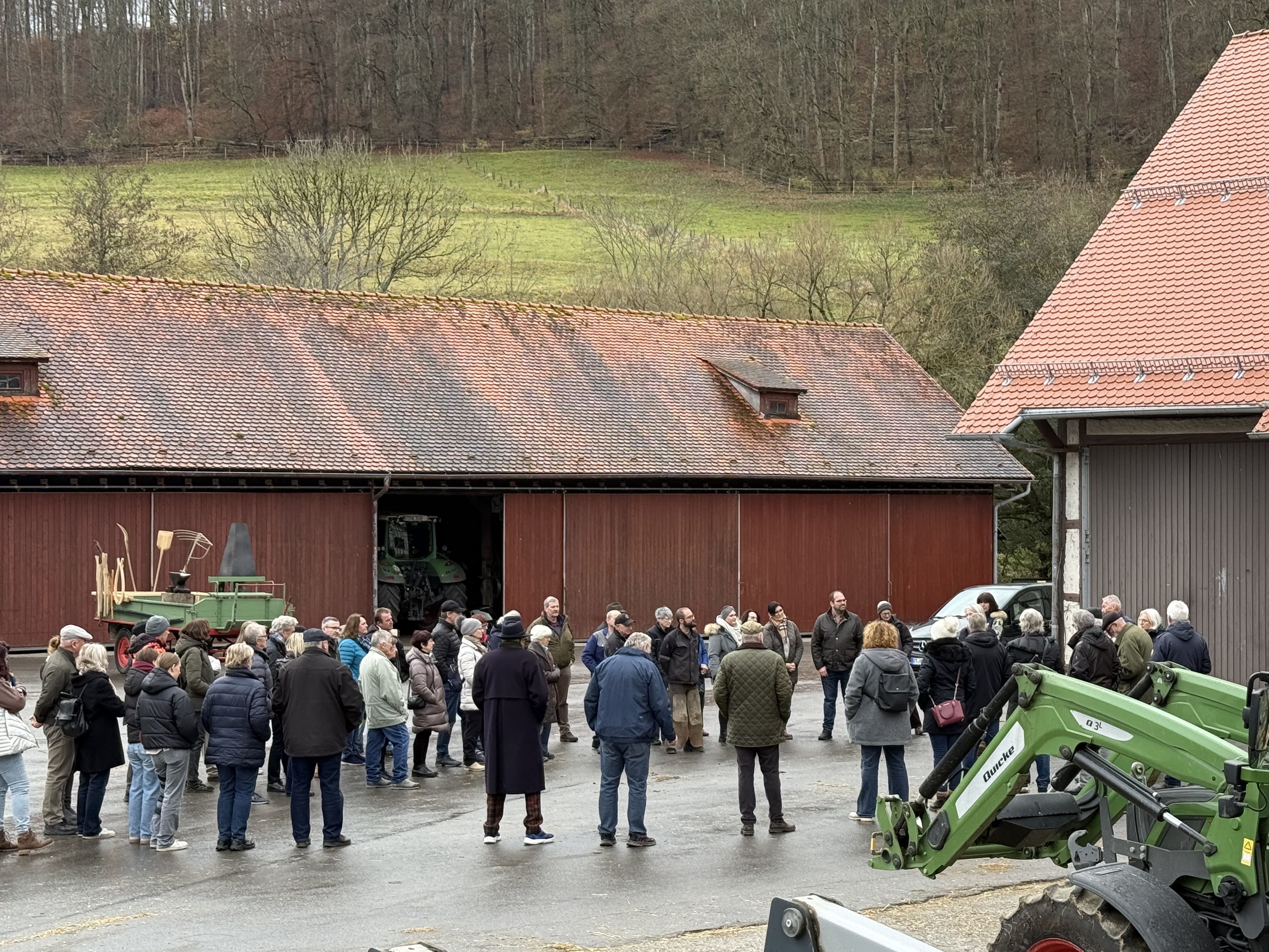 Besichtigung der Gest&uuml;tswerkst&auml;tten anl&auml;sslich des Mitgliedertreffen des F&ouml;rdervereins Marbach Foto Dr Claudia Gille-Eberhardt.jpeg